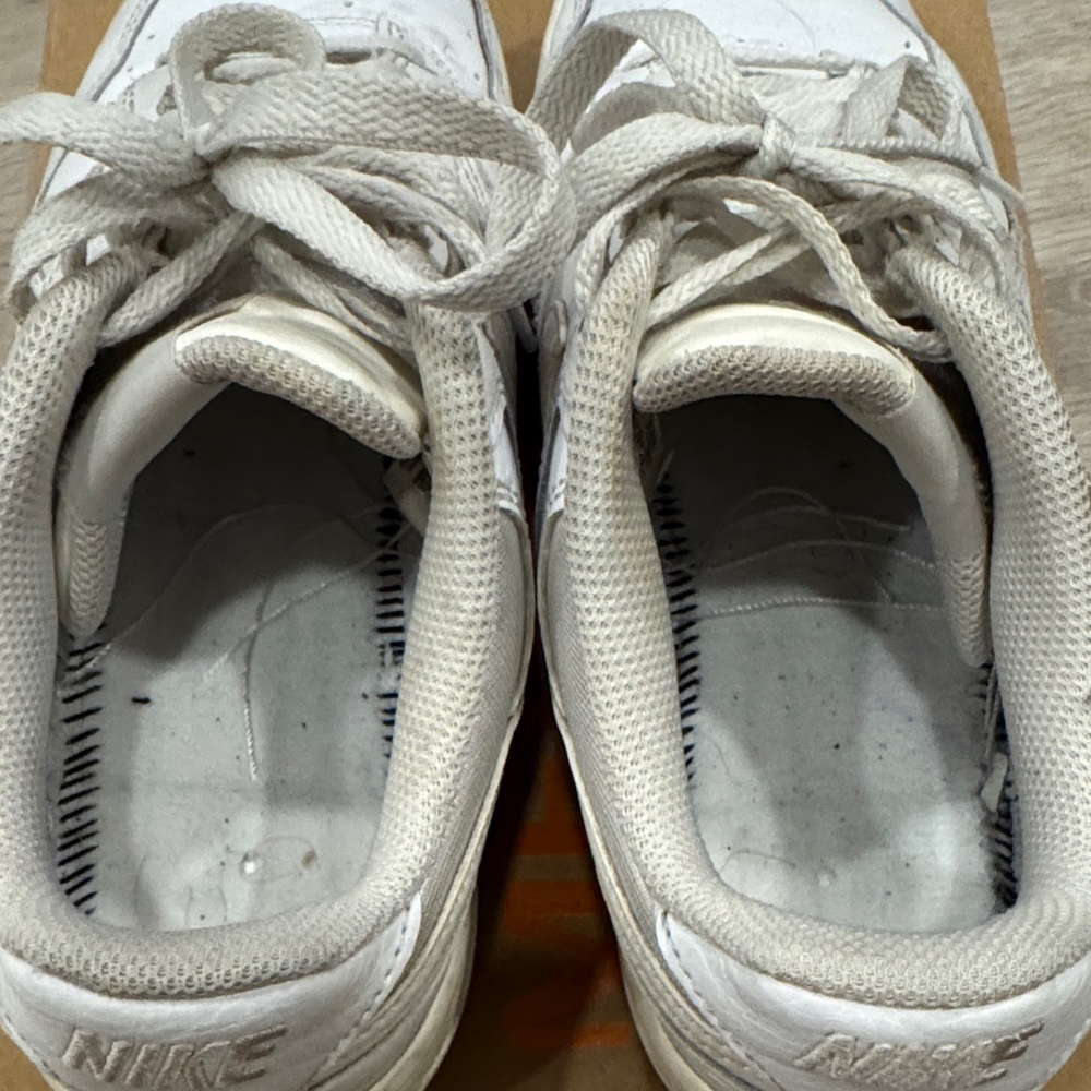 Nike White Women's Sneakers - Picture 5 of 7
